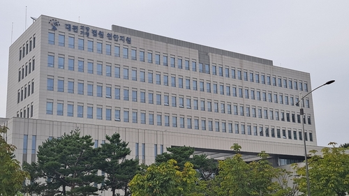 ‘단돈 2만원’ 합성사진 무죄... 미성년 연예인 보호법, 이대로 괜찮나?